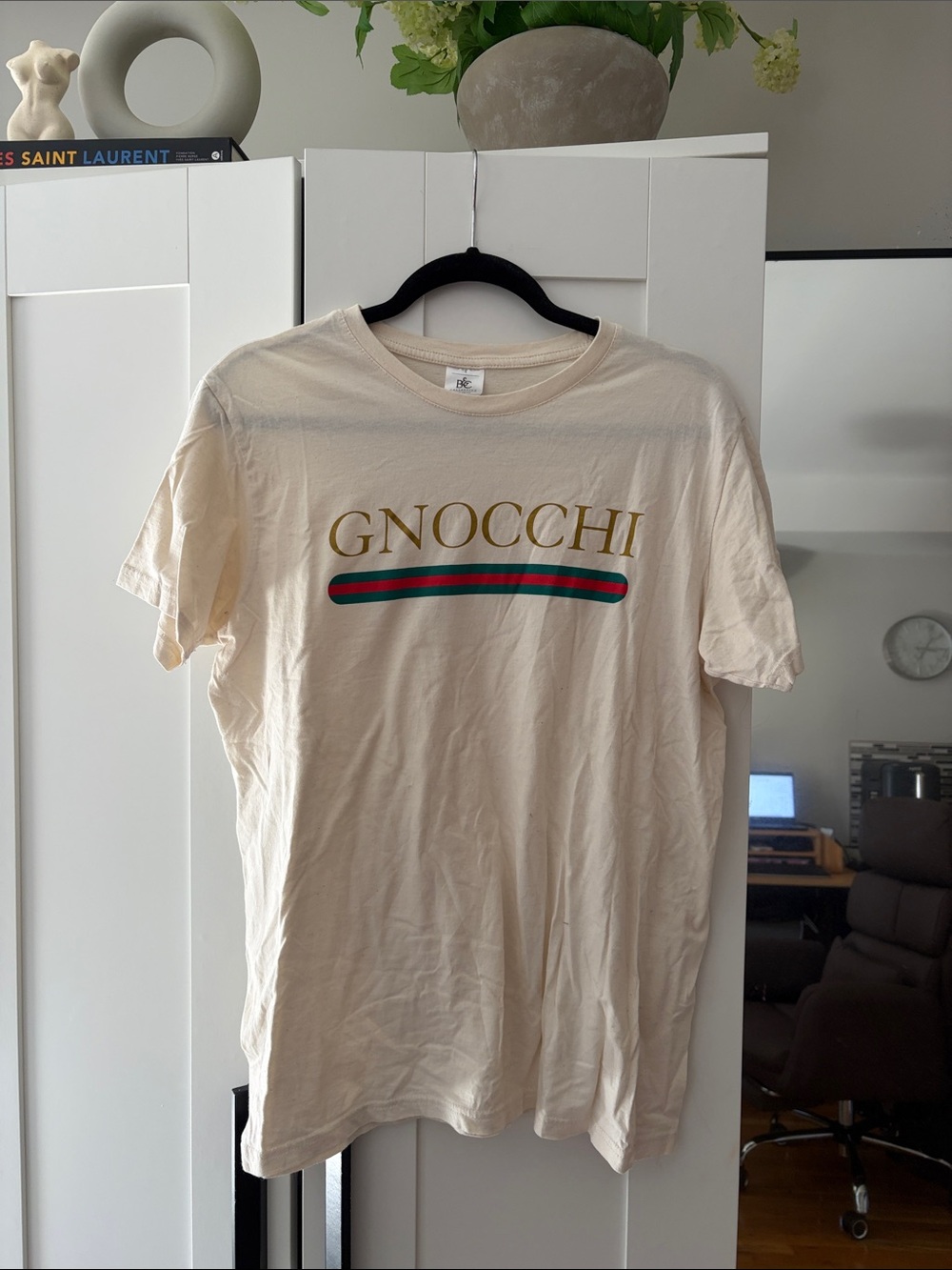 GNOCCHI Cream Graphic Tee with Green & Red Stripe